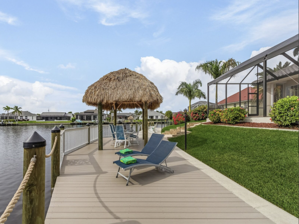 NEW ARRIVAL Luxury Cape Coral Waterside Vacation Home