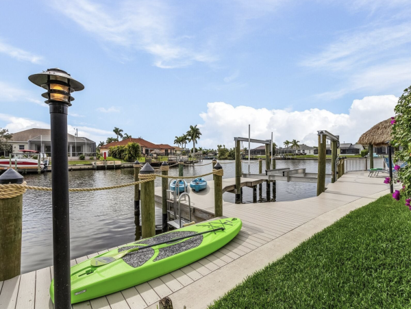 NEW ARRIVAL Luxury Cape Coral Waterside Vacation Home