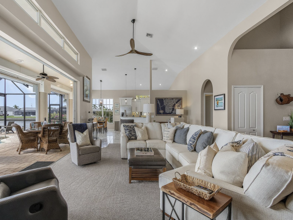 NEW ARRIVAL Luxury Cape Coral Waterside Vacation Home