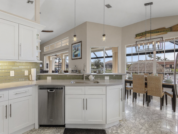 NEW ARRIVAL Luxury Cape Coral Waterside Vacation Home