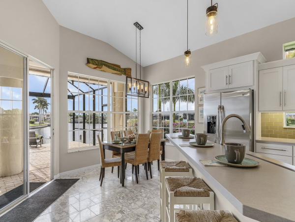 NEW ARRIVAL Luxury Cape Coral Waterside Vacation Home