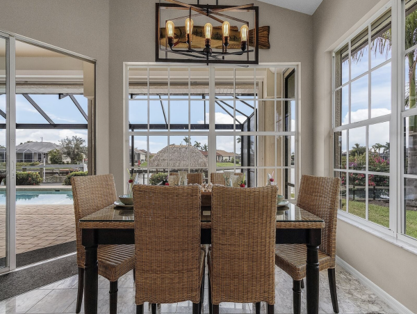 NEW ARRIVAL Luxury Cape Coral Waterside Vacation Home