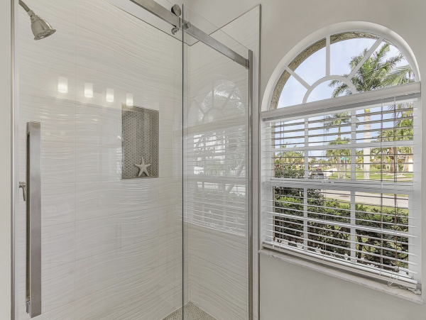 NEW ARRIVAL Luxury Cape Coral Waterside Vacation Home