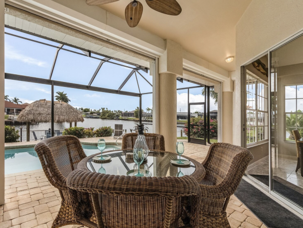 NEW ARRIVAL Luxury Cape Coral Waterside Vacation Home