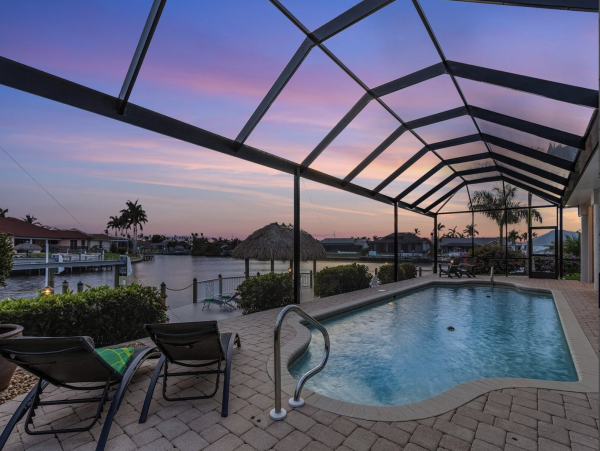 NEW ARRIVAL Luxury Cape Coral Waterside Vacation Home