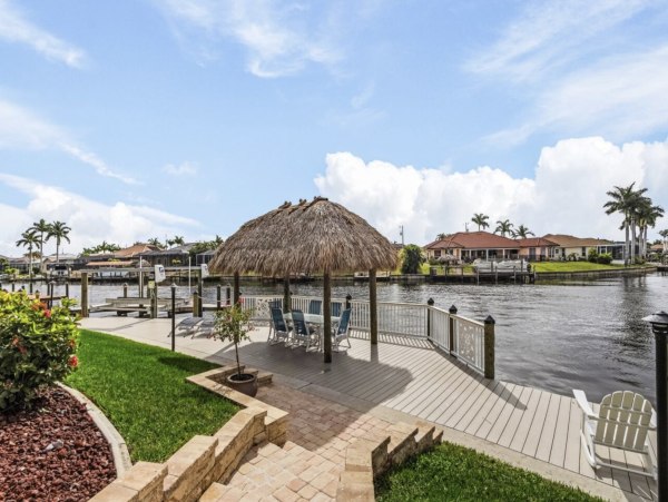 NEW ARRIVAL Luxury Cape Coral Waterside Vacation Home