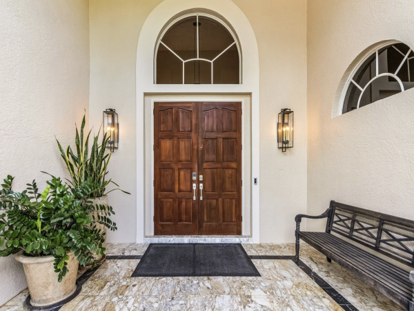 NEW ARRIVAL Luxury Cape Coral Waterside Vacation Home