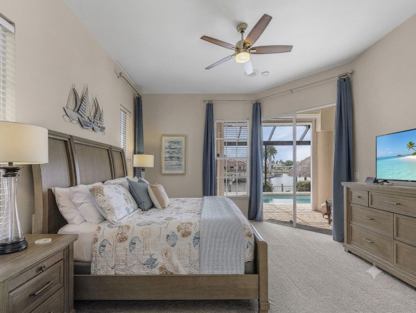 NEW ARRIVAL Luxury Cape Coral Waterside Vacation Home