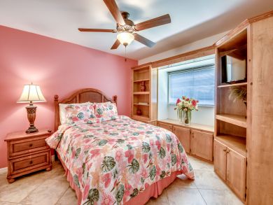 Cape Coral 3 Bedroom Vacation Rental Villa with Pool & Dock