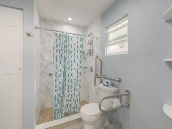 Lovely Captiva Vacation Cottage with 2 Bedrooms Sleeps 4