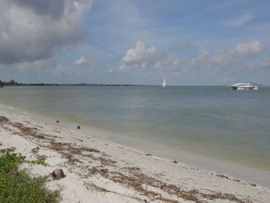 Sanibel Vacation Condo Sleeps Six Guests.