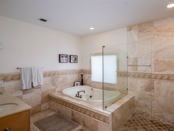 Islamorada Five Bedroom Beachfront Vacation Home