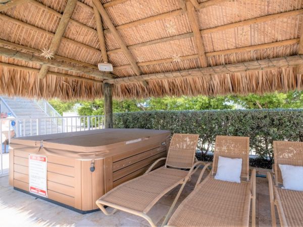 Islamorada Five Bedroom Beachfront Vacation Home