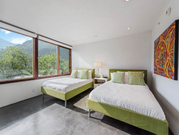 Mountain Views Vail Vacation Home Sleeps Eight Guests.