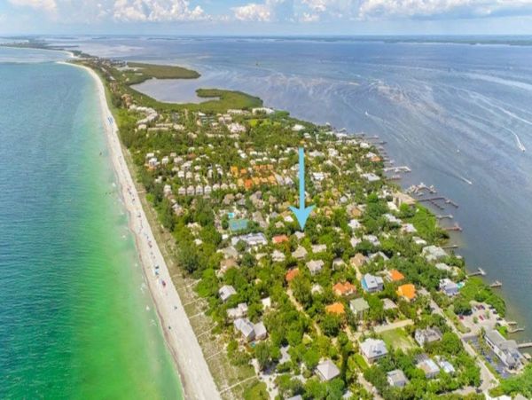 Captiva Island Luxury Vacation Accommodation Walk to Beach