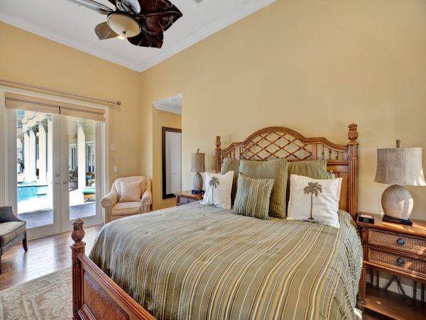 Oceanfront Luxury Vacation Estate with Pool & Spa