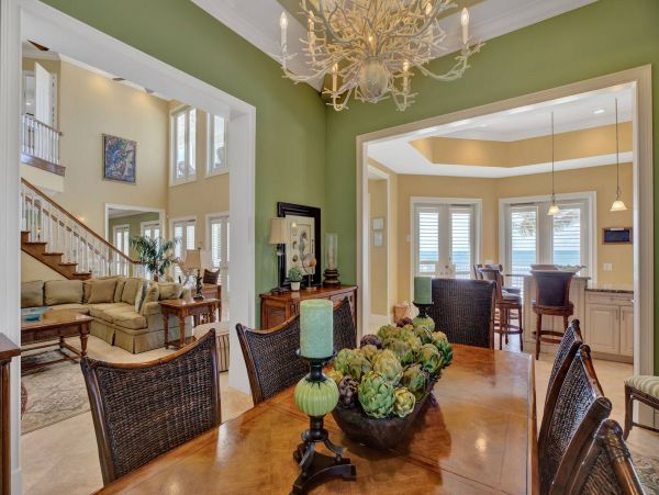 Oceanfront Luxury Vacation Estate with Pool & Spa