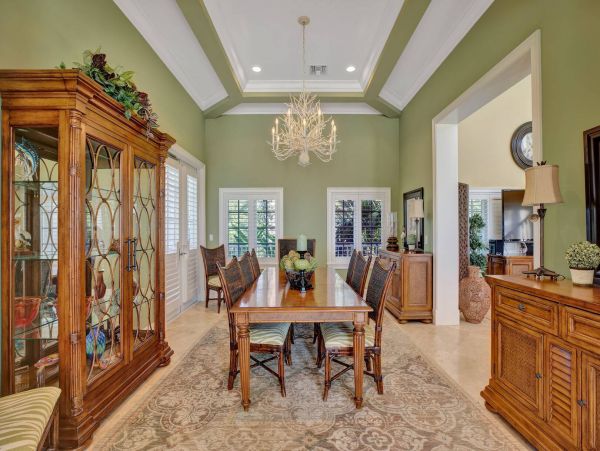 Oceanfront Luxury Vacation Estate with Pool & Spa