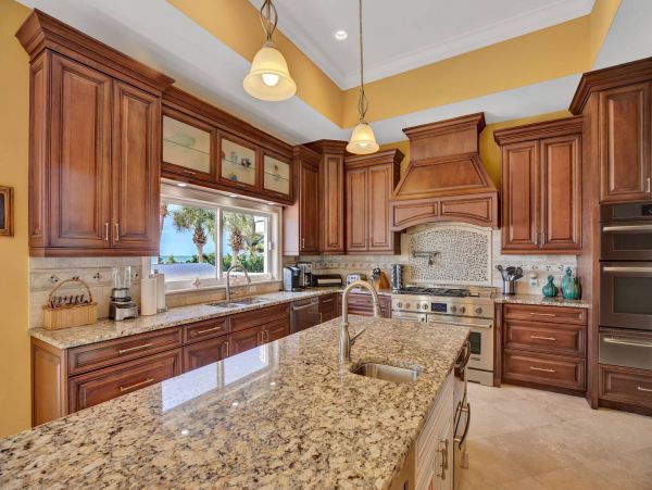 Oceanfront Luxury Vacation Estate with Pool & Spa