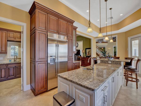 Oceanfront Luxury Vacation Estate with Pool & Spa