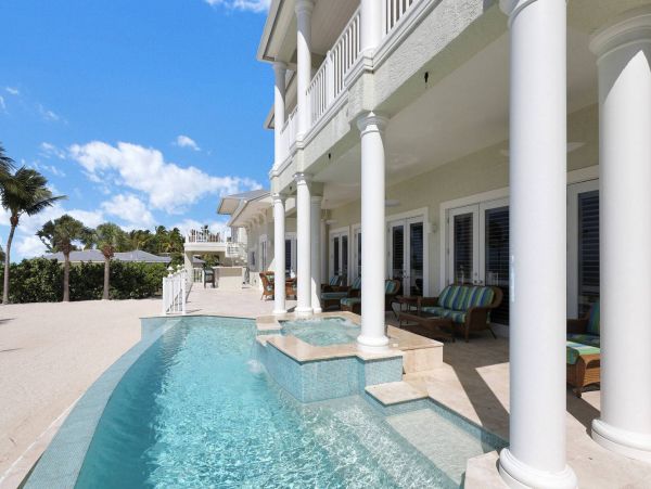 Oceanfront Luxury Vacation Estate with Pool & Spa