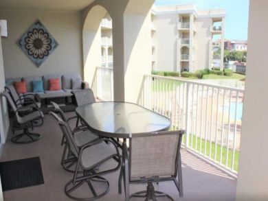 Santa Rosa Beach Vacation Condo Sleeps Eight Guests.