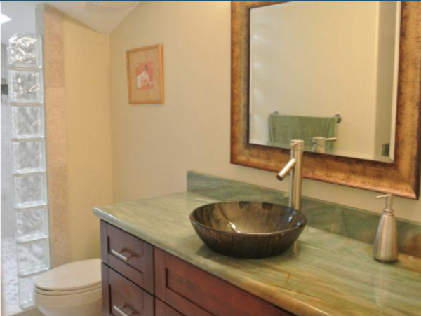 Lahaina Vacation Condo Sleeps Six Guests