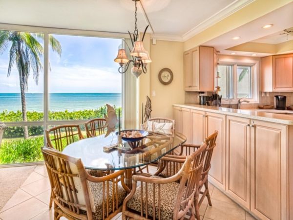 Charming Vacation Rental on Sanibel Two Bedroom Beach Condo
