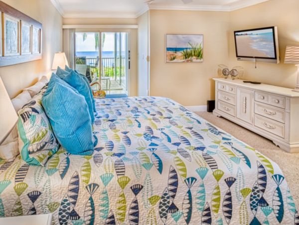 Charming Vacation Rental on Sanibel Two Bedroom Beach Condo