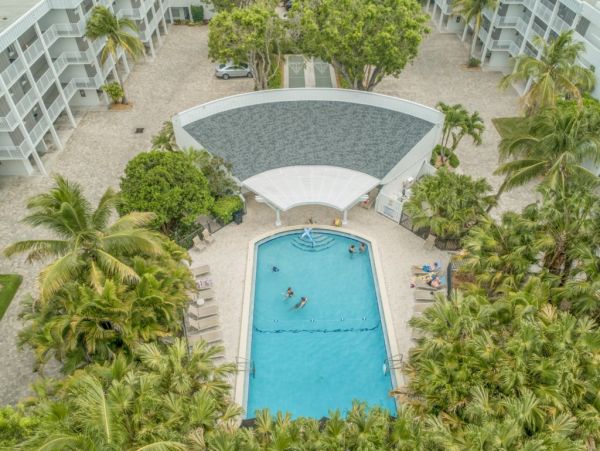 Charming Vacation Rental on Sanibel Two Bedroom Beach Condo