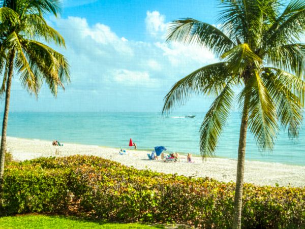 Charming Vacation Rental on Sanibel Two Bedroom Beach Condo
