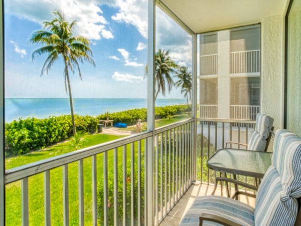 Charming Vacation Rental on Sanibel Two Bedroom Beach Condo