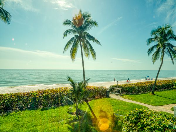 Charming Vacation Rental on Sanibel Two Bedroom Beach Condo