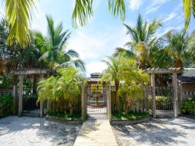 Holmes Beach Vacation Home 4 Bedrooms Sleeps 16 Guests