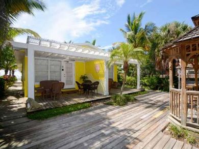 Holmes Beach Vacation Home 4 Bedrooms Sleeps 16 Guests