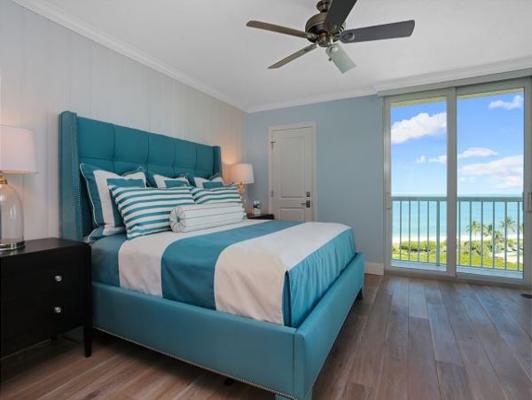 Beachfront Luxury Condo in Naples