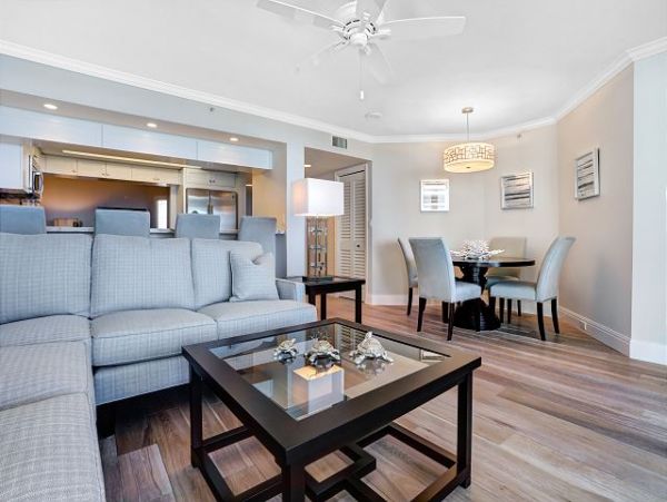 Beachfront Luxury Condo in Naples
