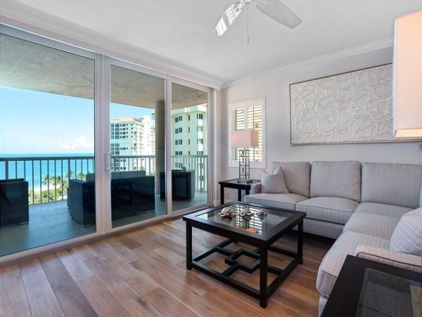 Beachfront Luxury Condo in Naples