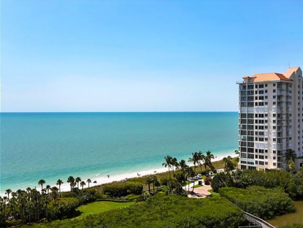 Beachfront Luxury Condo in Naples