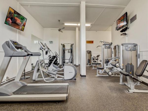 Siesta Key Vacation Condo Close To Beach with Boat Docks