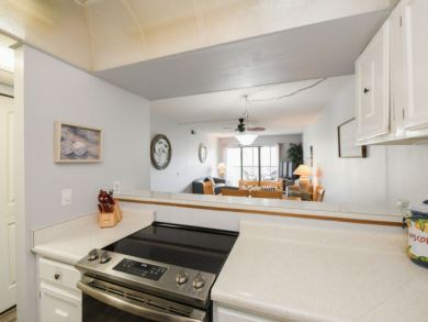 Siesta Key Vacation Condo 2 Bedrooms Sleeps 6 Walk to Beach