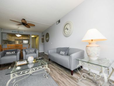 Siesta Key Vacation Condo 2 Bedrooms Sleeps 6 Walk to Beach