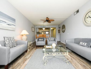 Siesta Key Vacation Condo 2 Bedrooms Sleeps 6 Walk to Beach