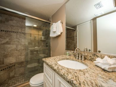 Siesta Key Vacation Condo 2 Bedrooms Sleeps 6 Walk to Beach