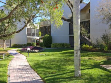 Siesta Key Vacation Condo 2 Bedrooms Sleeps 6 Walk to Beach