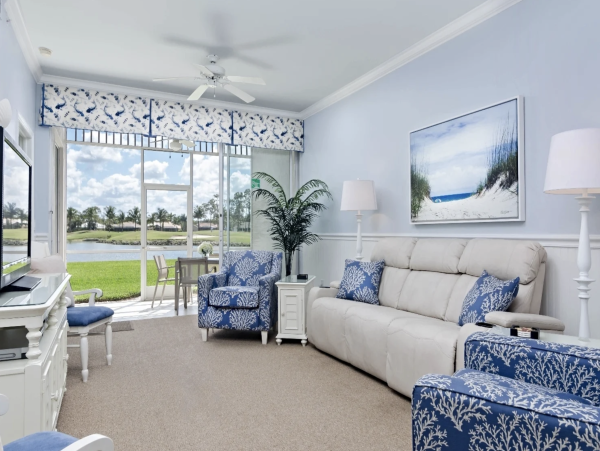 Naples Golfer Paradise Two Bedroom Condo Completely Update