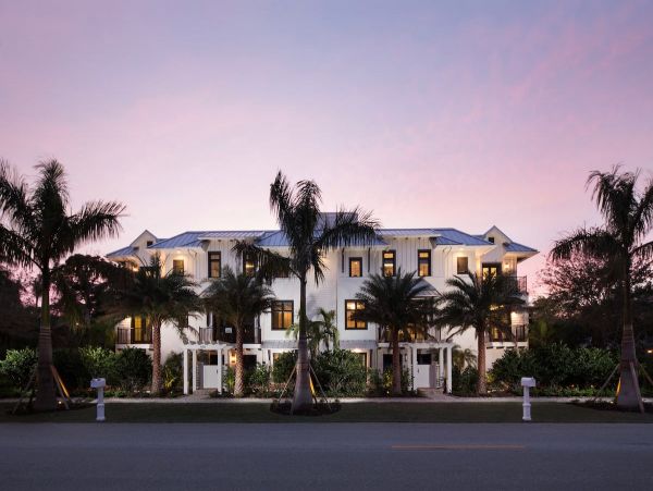 Luxury Naples Townhome with Private Pool Walk To Beach