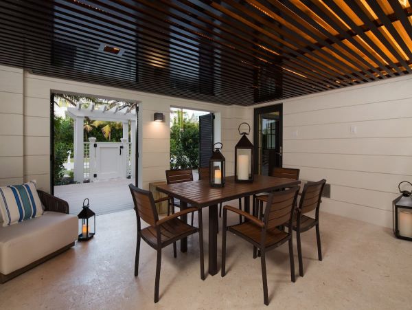 Luxury Naples Townhome with Private Pool Walk To Beach