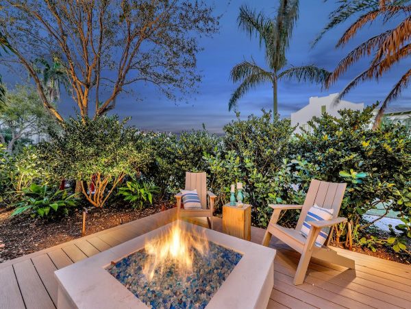 Luxury Naples Townhome with Private Pool Walk To Beach