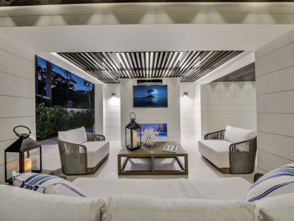 Luxury Naples Townhome with Private Pool Walk To Beach